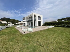 Luksus-villa | Terrasse/gårdhave