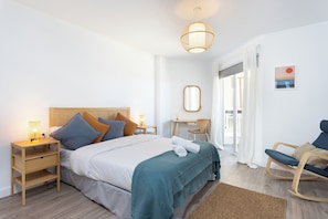 3 soverom, skrivebord, strykejern/-brett og wi-fi