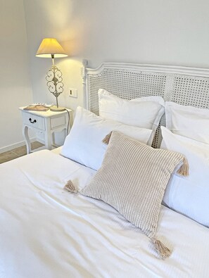 7 bedrooms, iron/ironing board, travel crib, free WiFi