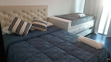 1 bedroom, Egyptian cotton sheets, premium bedding, down comforters