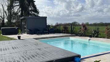 Piscine extérieure, piscine chauffée