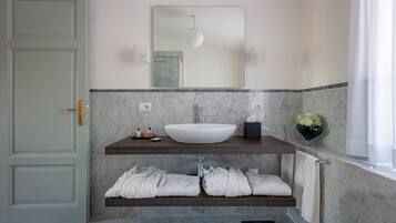 Two-Bedroom Residence Tulipe | Salle de bain