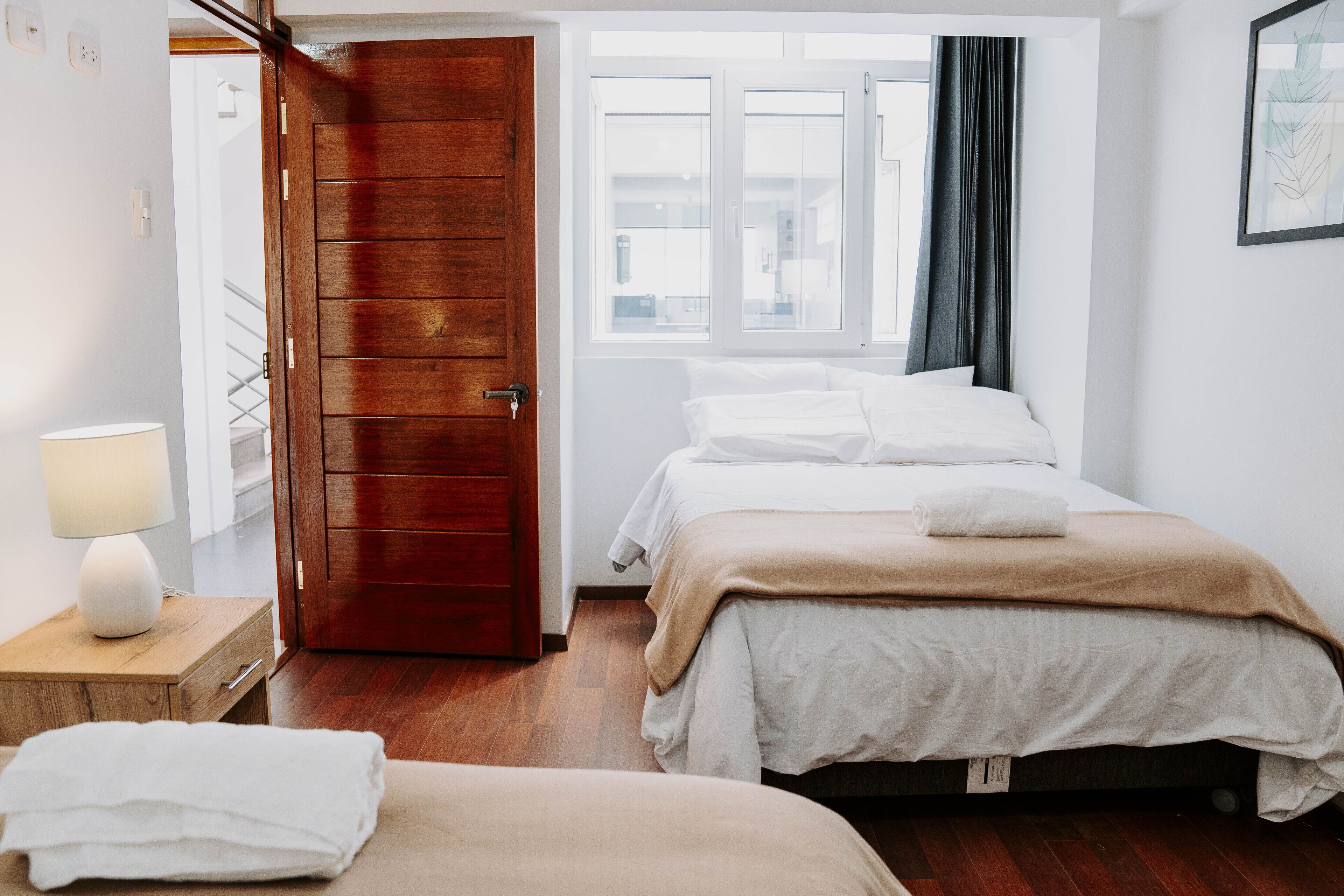 3 habitaciones, tabla de planchar con plancha y wifi gratis 