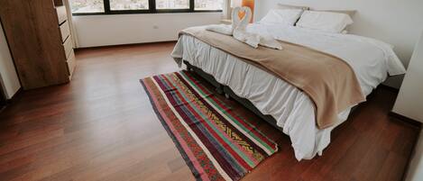 3 dormitoris, planxa i posts de planxar, wifi gratuïta i roba de llit