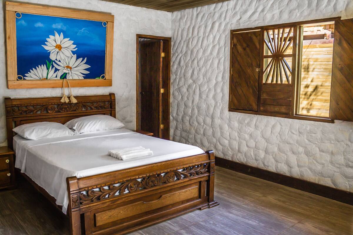 Basic Cabin, Multiple Beds