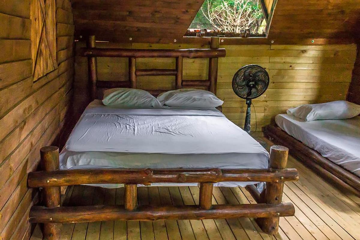 Signature Cabin, Multiple Beds