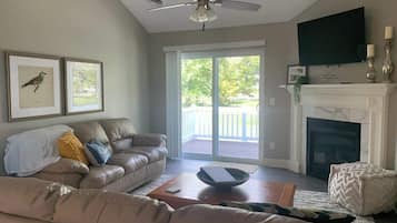 Télévision, cheminée