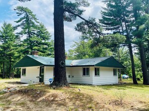 Exterior - Perfect for an Up North Getaway! Enjoy nature & tranquility in Side Lake (Side Lake)