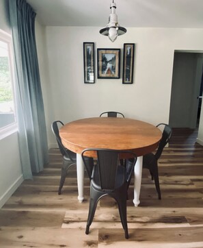 Dining - Perfect for an Up North Getaway!  Enjoy nature & tranquility in Side Lake (Side Lake)