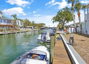 Property grounds - Venice Island Condo - Private Beach Access and Olympic Sized Pool (Venice)