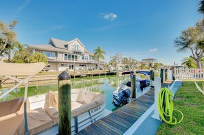 Property grounds - Venice Island Condo - Private Beach Access and Olympic Sized Pool (Venice)