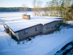 Exterior - Modernist Lakefront Sojourn (Thompson)