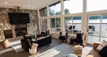 Modernist Lakefront Sojourn