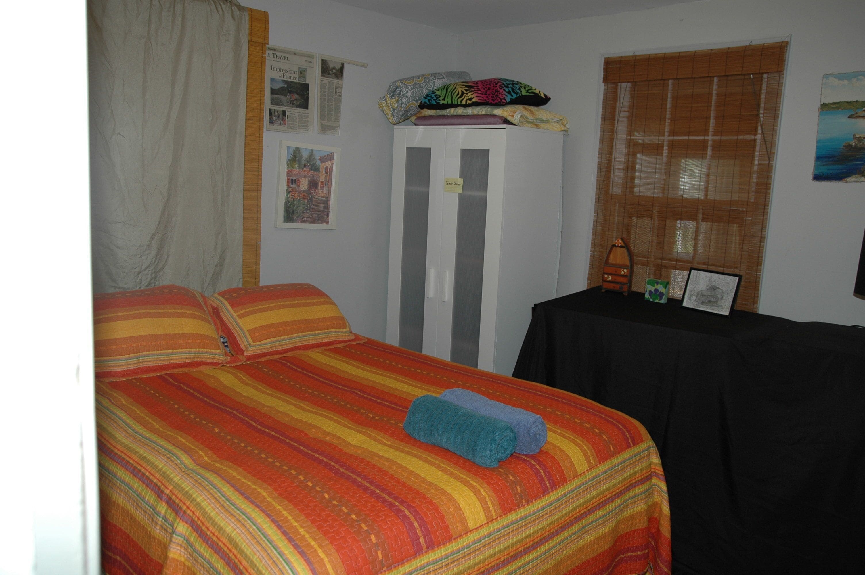 Kiki Cottage with Golf Cart.  near restaurants and beaches 