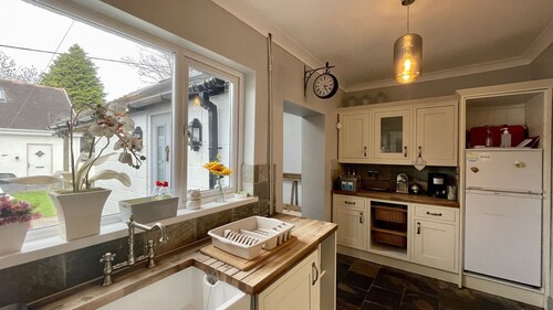 Charming 3 bedroom house with a warmth character