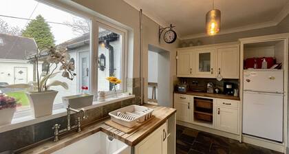Charming 3 bedroom house with a warmth character