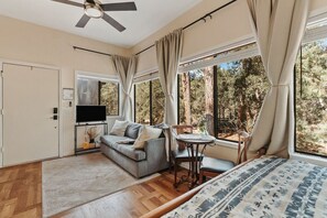 4 habitaciones, escritorio, wifi gratis y ropa de cama 