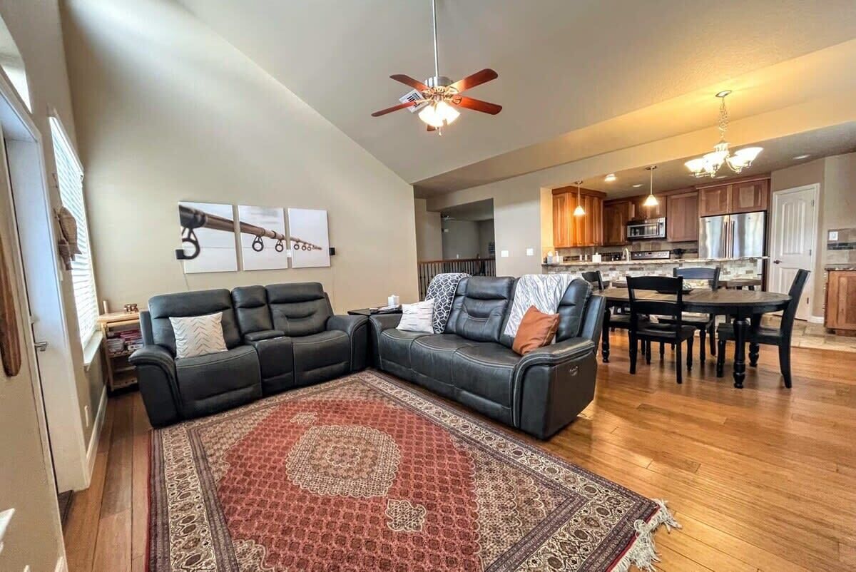 Canyon Lake Luxury Landing with a View