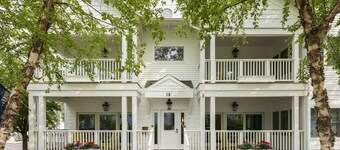 The Neighborhood Hotel-New Buffalo