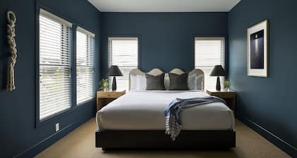 The Neighborhood Hotel-New Buffalo