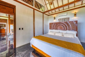 8 quartos, escrivaninha, Wi-Fi, roupa de cama