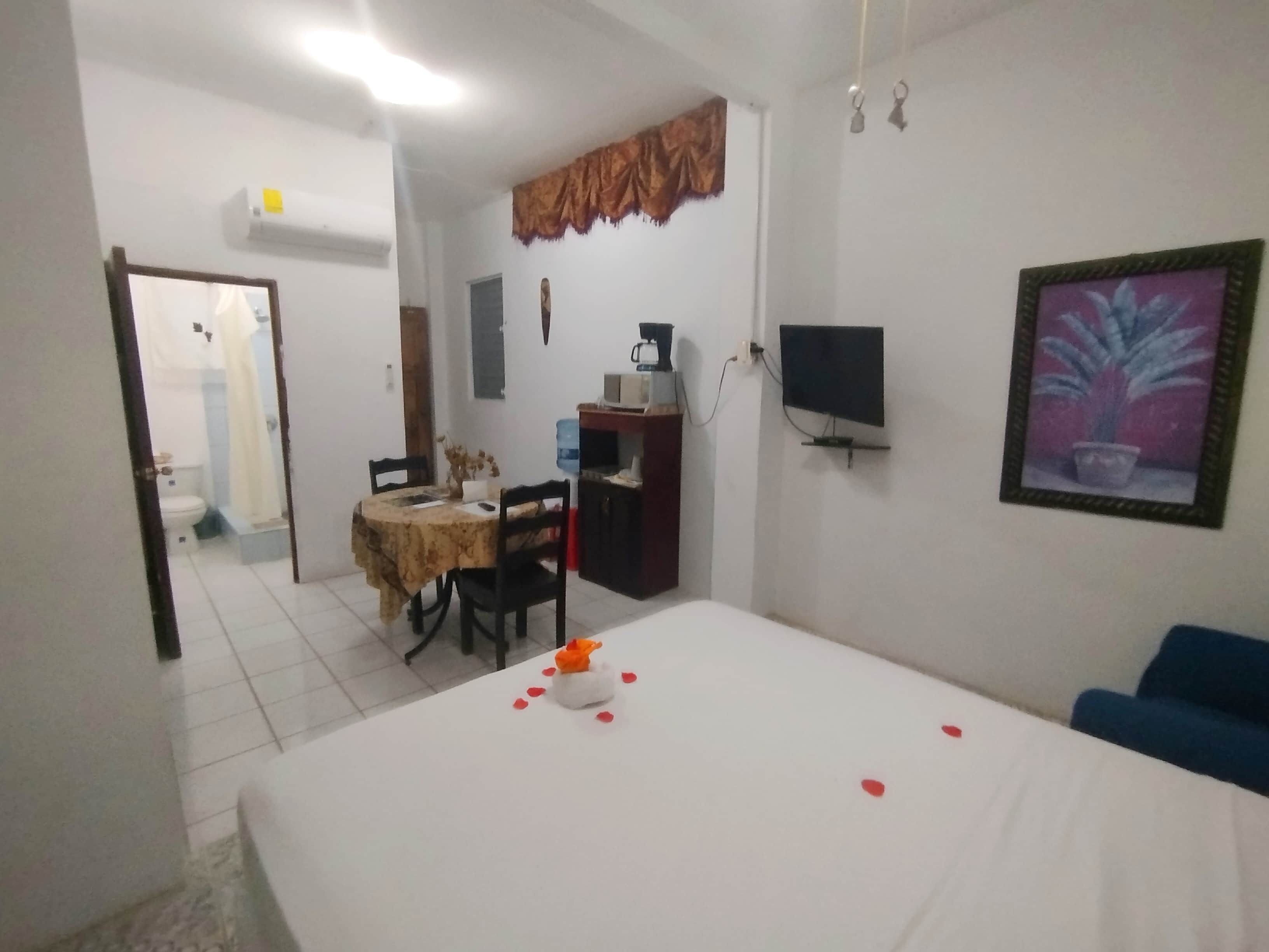 1 bedroom, in-room safe, iron/ironing board, free WiFi