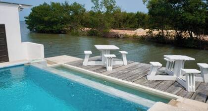 Sunrise Sea View 2-bed Studio w Pool & Deck, 1stFl