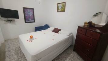 1 Schlafzimmer, Zimmersafe, Bügeleisen/Bügelbrett, kostenloses WLAN