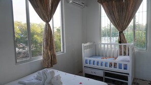 2 bedrooms, in-room safe, iron/ironing board, free WiFi