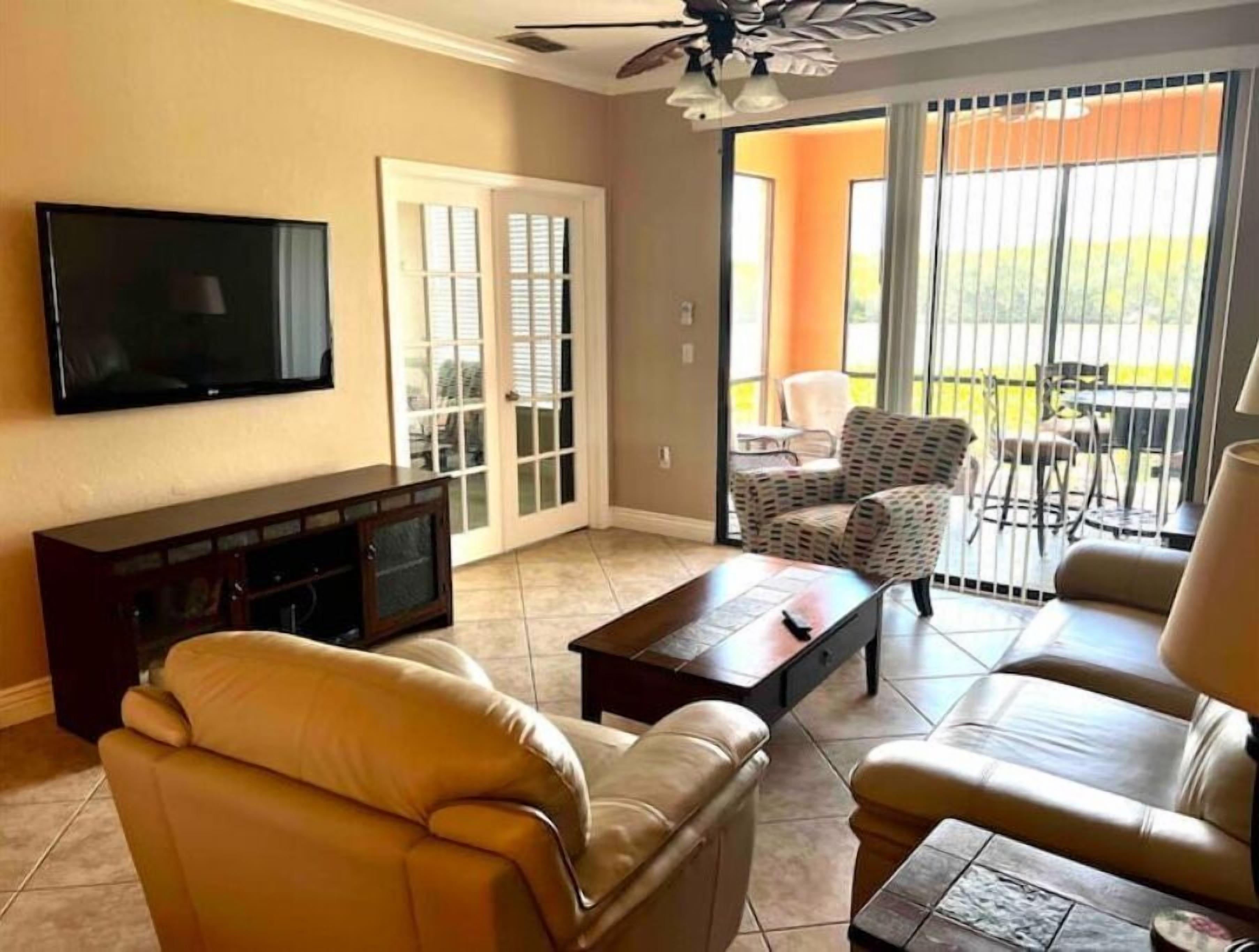 Ground Floor 2bed 2 bath Family Getaway on old Tampa Bay