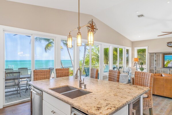 Dining - P04 - Spectacular 6 bedroom, 6 bath home is a rare beach front beauty! (Marathon)