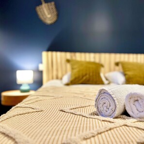 3 bedrooms, desk, iron/ironing board, free WiFi