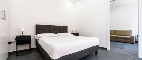 熨斗/熨衫板、免費 Wi-Fi、床單