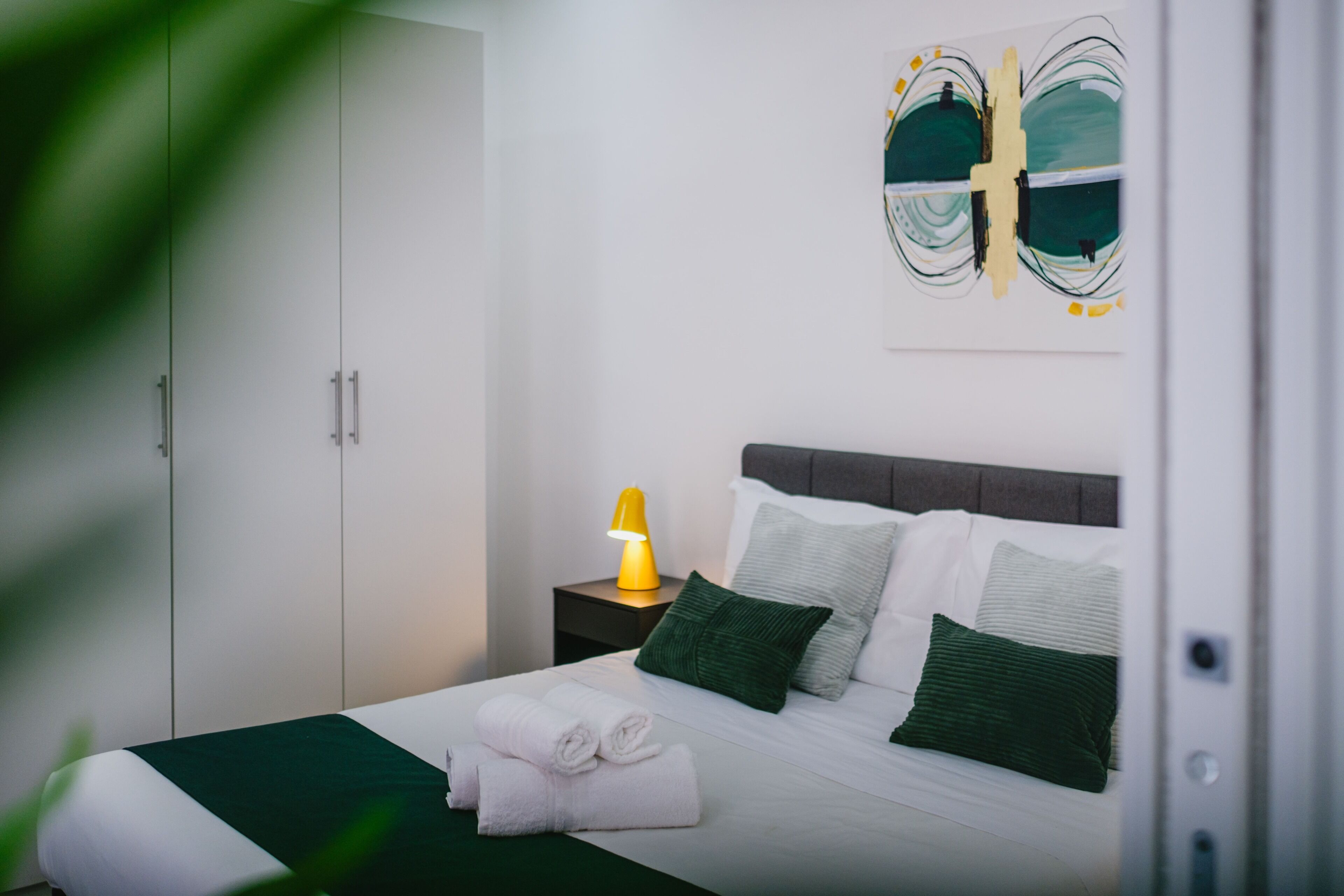2 dormitorios, tabla de planchar con plancha, wifi gratis y ropa de cama