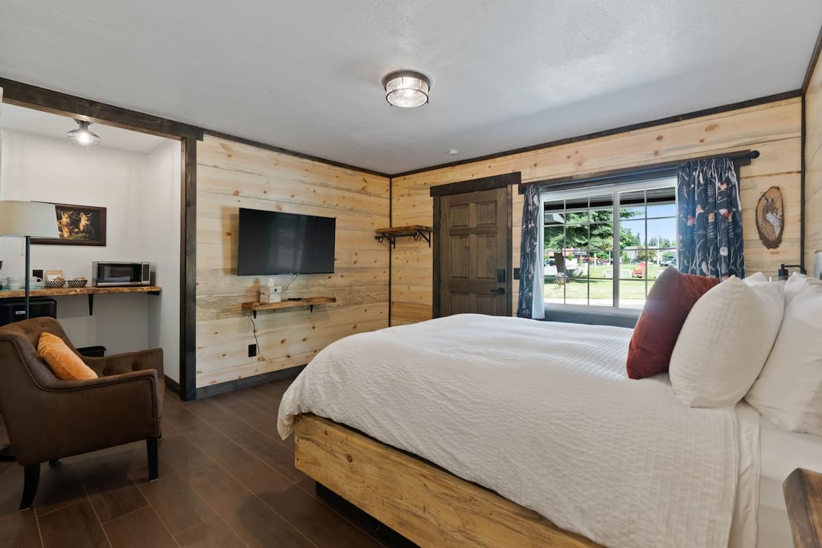 Lake Village Lodge Suite #8 | 免費 Wi-Fi、床單