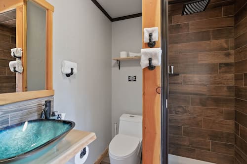 Lake Village Lodge Room #1 | Bathroom