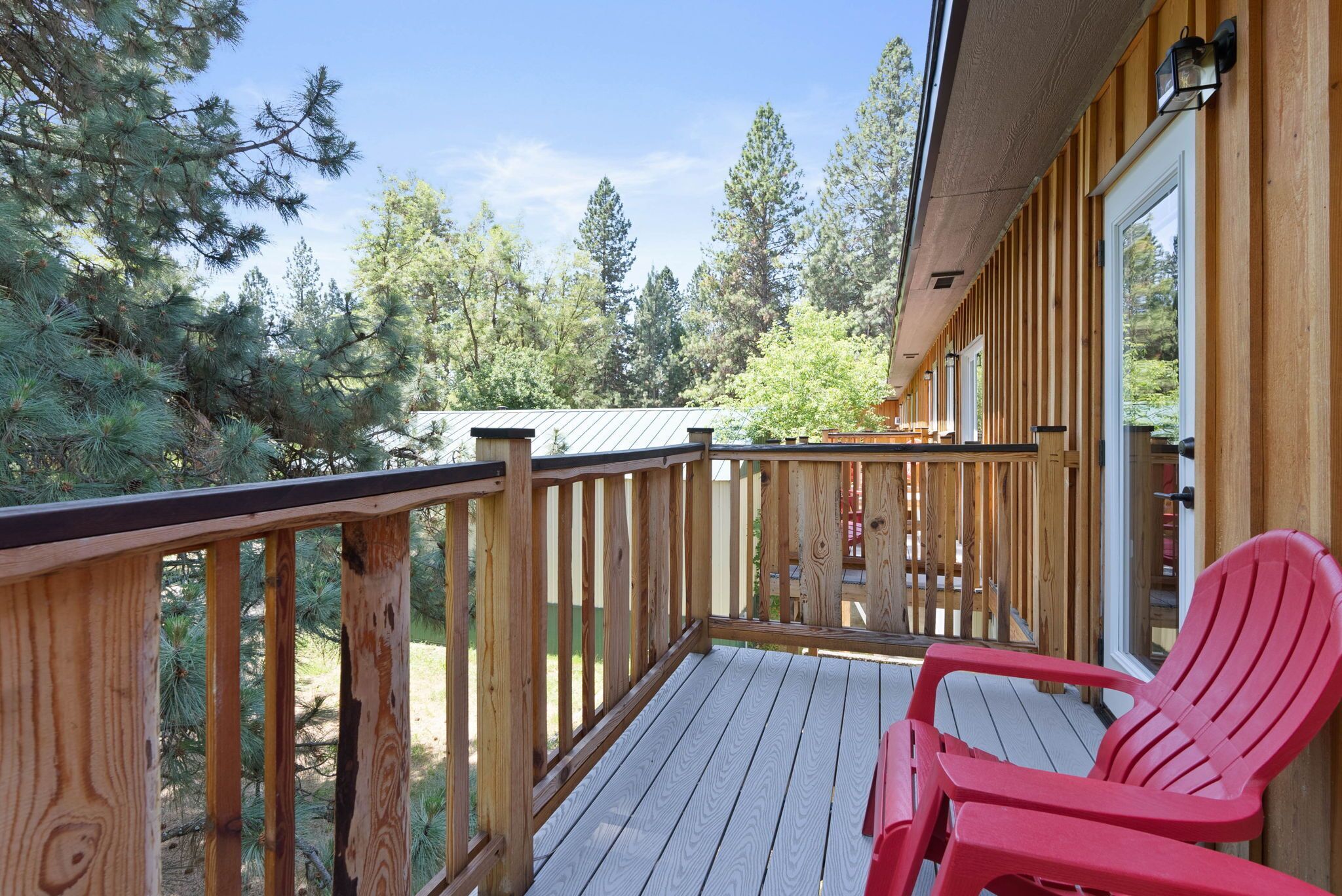 Lake Village Lodge Suite #6 | Free WiFi, bed sheets