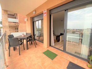 Outdoor dining - House near the beach with amazing sea views
FROM SATURDAY TO SATURDAY (Segur de Calafell)