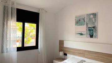 4 bedrooms, in-room safe, iron/ironing board, free WiFi
