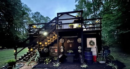 Country Escape Next DOOR Rental - Sleeps 6 - Stay upstairs in the trees