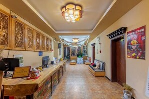 Interior - Shangri-La Near Ancient Building Inn (Shangri-La)