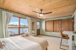 3 bedrooms, desk, iron/ironing board, travel cot - Lakefront A-Frame: Private Beach, Fire Pit, Kayaks, Paddleboards, & Boat Slip (Decatur)