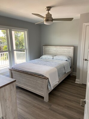 4 bedrooms, free WiFi - DreamWaver - Beautiful new home w/ pool steps from the beach! (Oak Island)