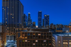 Exterior - Oneluxstay At HWH LA Downtown (Los Angeles)