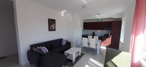 TV - 3 Zimmer Wohnung Neubau 100 Meter zum Strand (Rab)