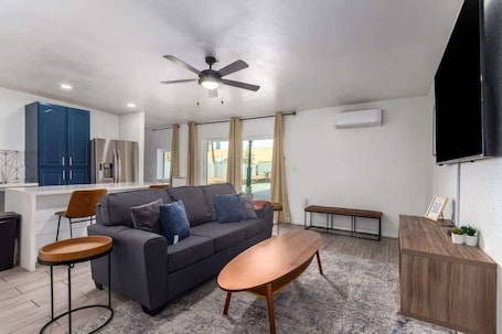 Smart TV, offices. Garfield Casita: Shared Pool & Volleyball Court
