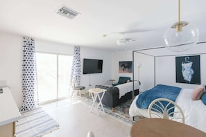 1 bedroom, desk, iron/ironing board, WiFi - The Lodge on 17th (Phoenix)