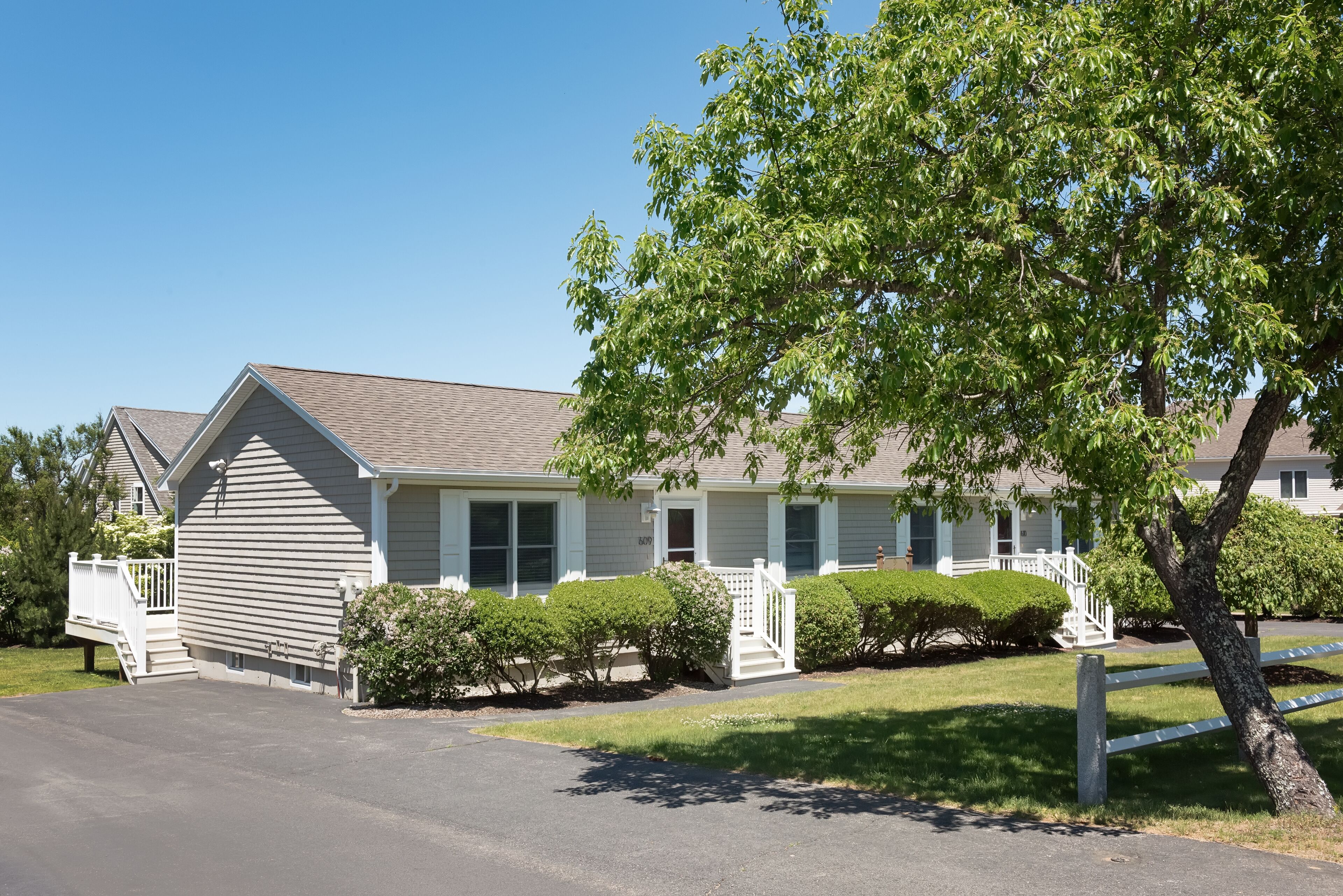 Beautiful Ogunquit Condo! Central location - walking distance to it all!