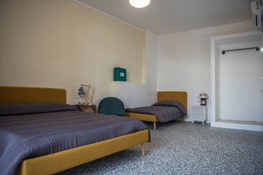 1 bedroom, travel crib, free WiFi, bed sheets - B&B U'Panare, in Taranto's historic center a structure reminiscent of home (Taranto)