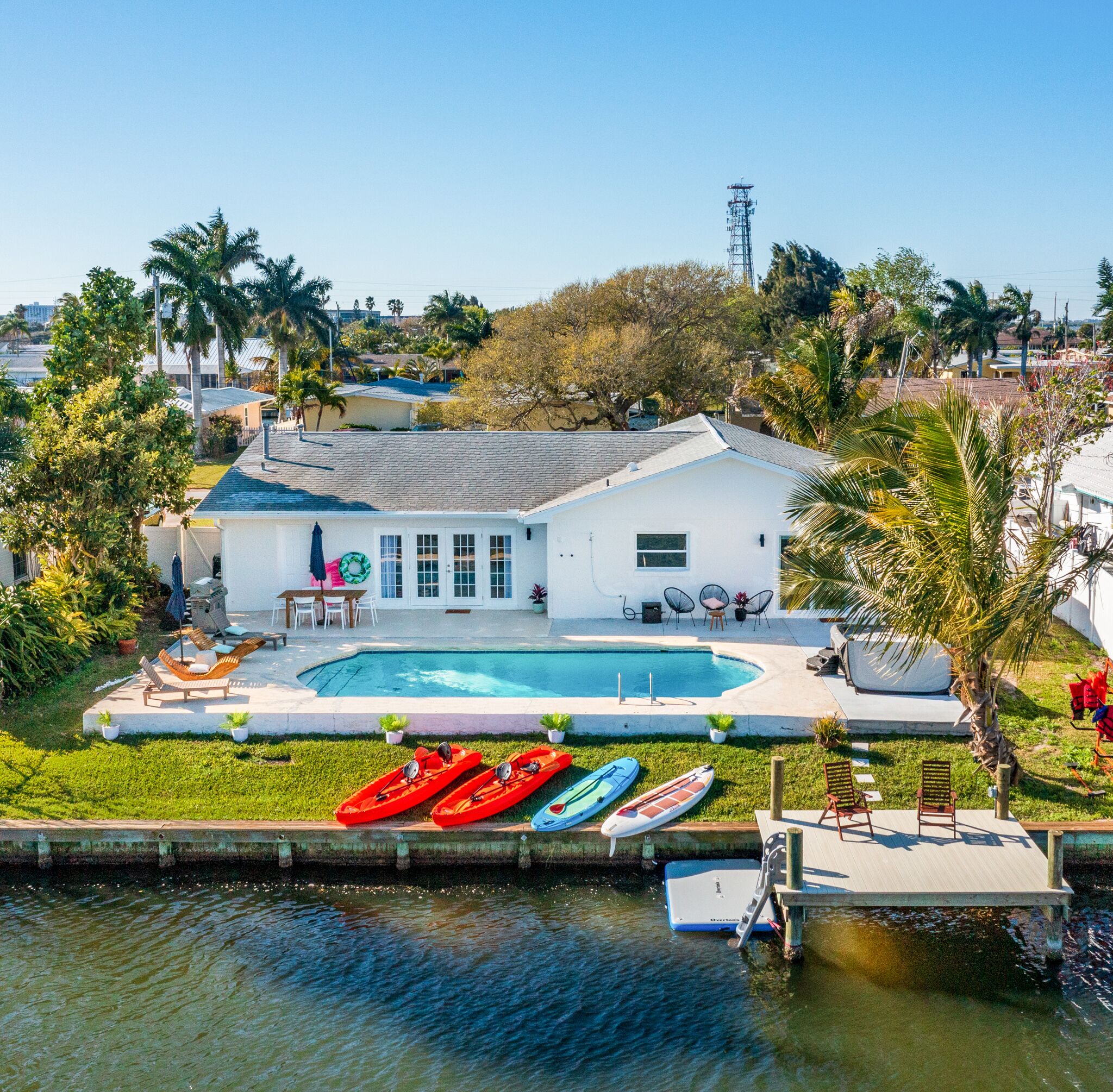 Waterfront Oasis 3B/3B Private Heated Pool, Hot Tub & Dock! 1/2 mile from Ocean!